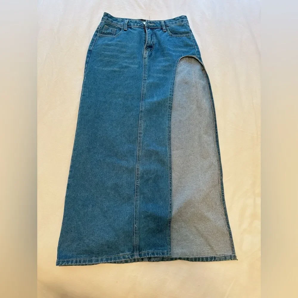 Denim skirt with slit